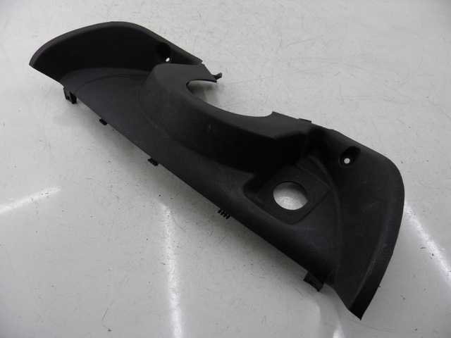 photo de TABLIER INTERIEUR SUPERIEUR YAMAHA YP MAJESTY 125 (1998 - 2001)