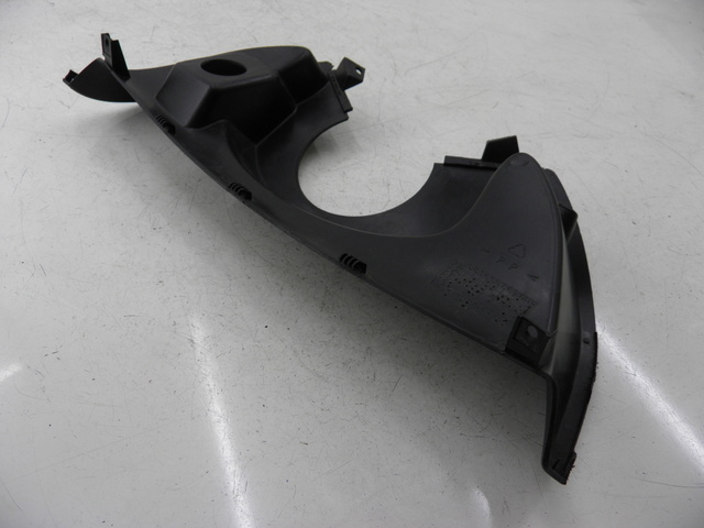 photo de TABLIER INTERIEUR SUPERIEUR YAMAHA YP MAJESTY 125 (1998 - 2001)