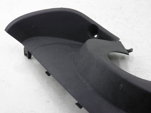 photo de TABLIER INTERIEUR SUPERIEUR YAMAHA YP MAJESTY 125 (1998 - 2001)