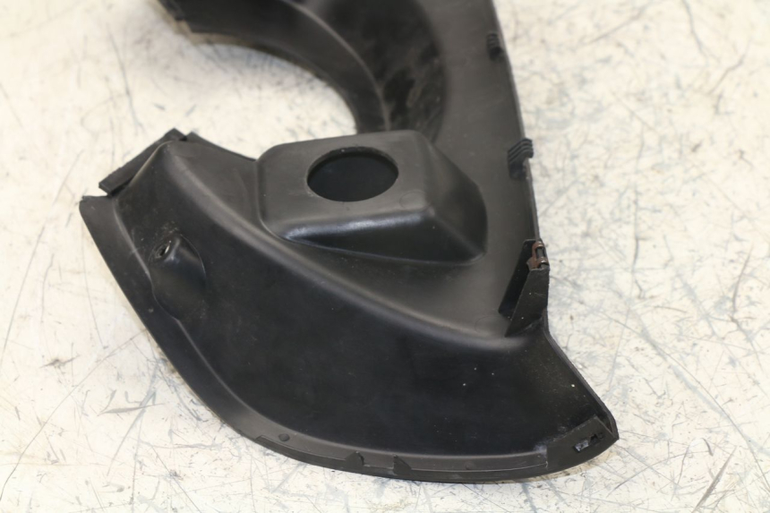 photo de TABLIER INTERIEUR SUPERIEUR YAMAHA YP MAJESTY 125 (1998 - 2001)
