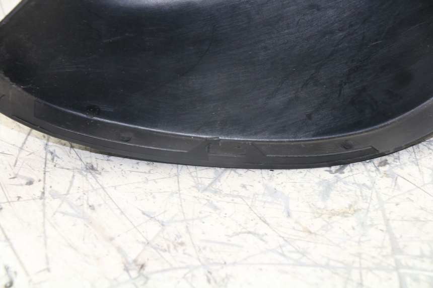 photo de TABLIER INTERIEUR SUPERIEUR YAMAHA YP MAJESTY 125 (1998 - 2001)