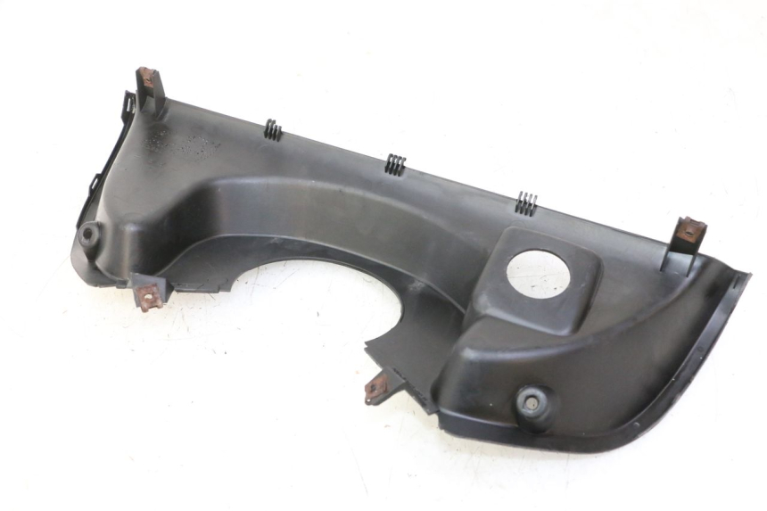 photo de TABLIER INTERIEUR SUPERIEUR YAMAHA YP MAJESTY 125 (2007 - 2010)