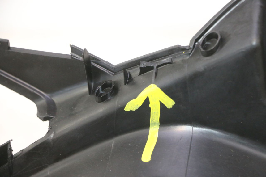 photo de TABLIER INTERIEUR PEUGEOT TREKKER 50 (1995 - 2004) - Points de fixation