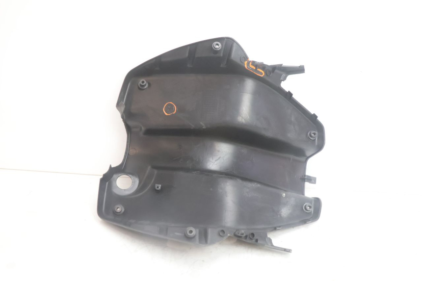 photo de TABLIER INTERIEUR PEUGEOT TREKKER 50 (1995 - 2004) - Détails caractéristiques
