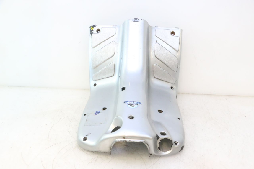 photo de TABLIER INTERIEUR PIAGGIO TYPHOON 50 (1993 - 1999) - Vue rapprochée