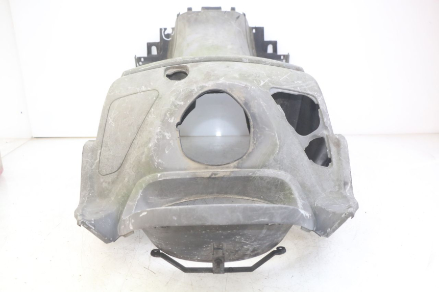 photo de TABLIER INTERIEUR SUZUKI UH BURGMAN 125 (2002 - 2006) - Photo complémentaire