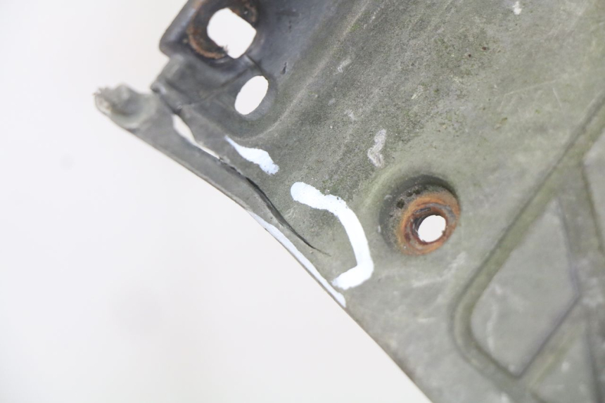 photo de TABLIER INTERIEUR SUZUKI UH BURGMAN 125 (2002 - 2006) - Focus structure