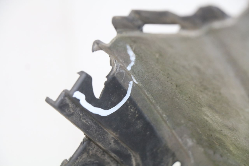 photo de TABLIER INTERIEUR SUZUKI UH BURGMAN 125 (2002 - 2006) - Angle alternatif