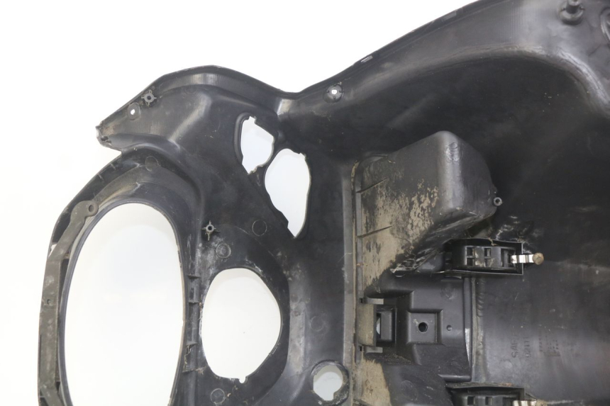 photo de TABLIER INTERIEUR SUZUKI UH BURGMAN 125 (2002 - 2006) - Zoom état d’usage