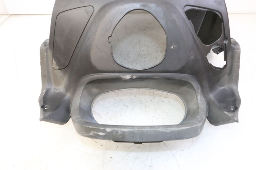 photo de TABLIER INTERIEUR SUZUKI UH BURGMAN 125 (2002 - 2006)