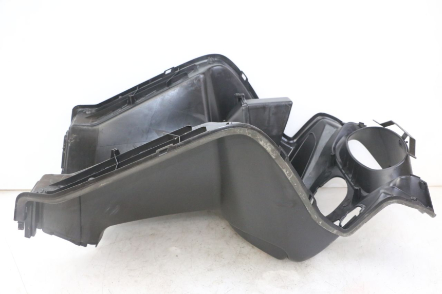 photo de TABLIER INTERIEUR SUZUKI UH BURGMAN 125 (2002 - 2006)
