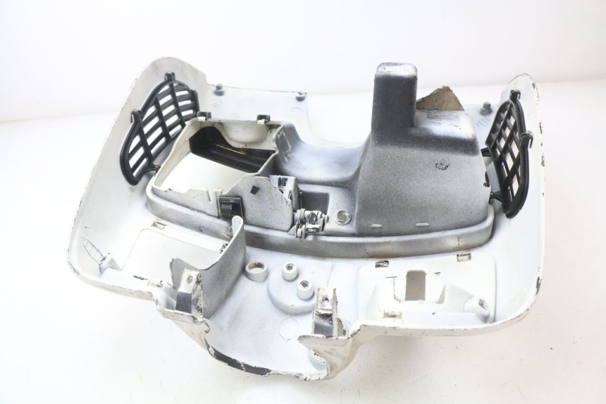 photo de TABLIER INTERIEUR PIAGGIO VESPA GTS SUPER IE 125 (2009 - 2016) - Détail de la pièce