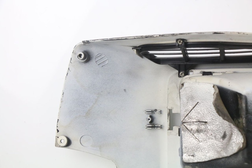 photo de TABLIER INTERIEUR PIAGGIO VESPA GTS SUPER IE 125 (2009 - 2016) - Gros plan technique