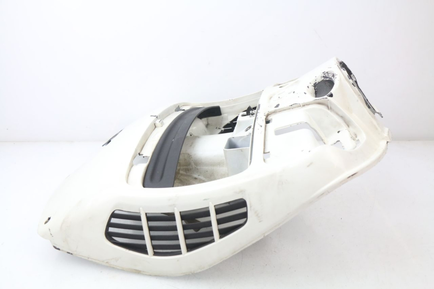 photo de TABLIER INTERIEUR PIAGGIO VESPA GTS SUPER IE 125 (2009 - 2016) - Points de fixation