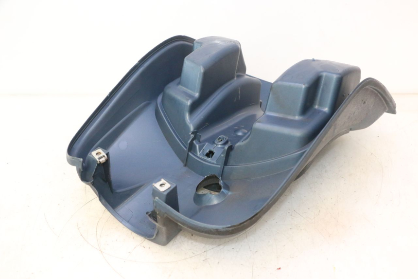 photo de TABLIER INTERIEUR PIAGGIO VESPA LX 2T 50 (2005 - 2013) - Gros plan technique