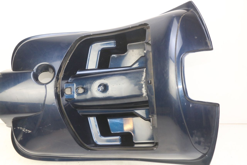 photo de TABLIER INTERIEUR PIAGGIO VESPA LXV 125 (2006 - 2009) - Gros plan technique