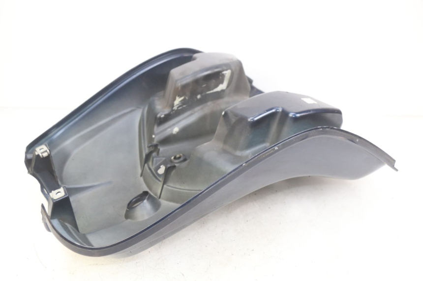 photo de TABLIER INTERIEUR PIAGGIO VESPA LXV 125 (2006 - 2009) - Points de fixation