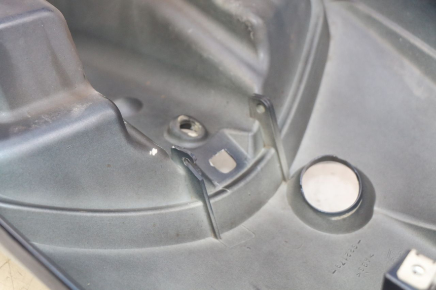 photo de TABLIER INTERIEUR PIAGGIO VESPA LXV 125 (2006 - 2009) - Pièce contrôlée