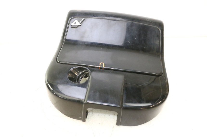 photo de TABLIER INTERIEUR PIAGGIO VESPA PK FL 2T 50 (1990 - 1996) - Gros plan technique