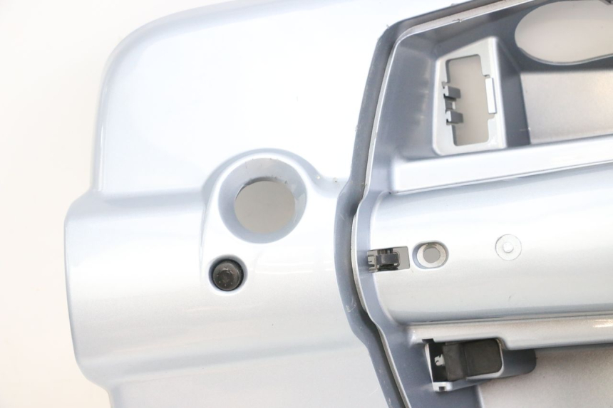 photo de TABLIER INTERIEUR PIAGGIO VESPA PRIMAVERA 4T 50 (2021 - 2024) - Détails caractéristiques