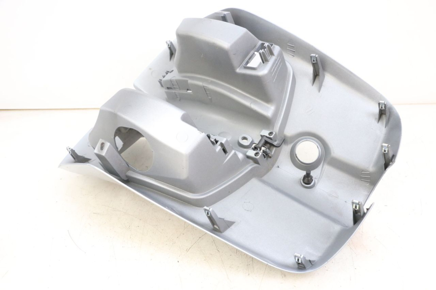 photo de TABLIER INTERIEUR PIAGGIO VESPA PRIMAVERA 4T 50 (2021 - 2024) - Zoom état d’usage