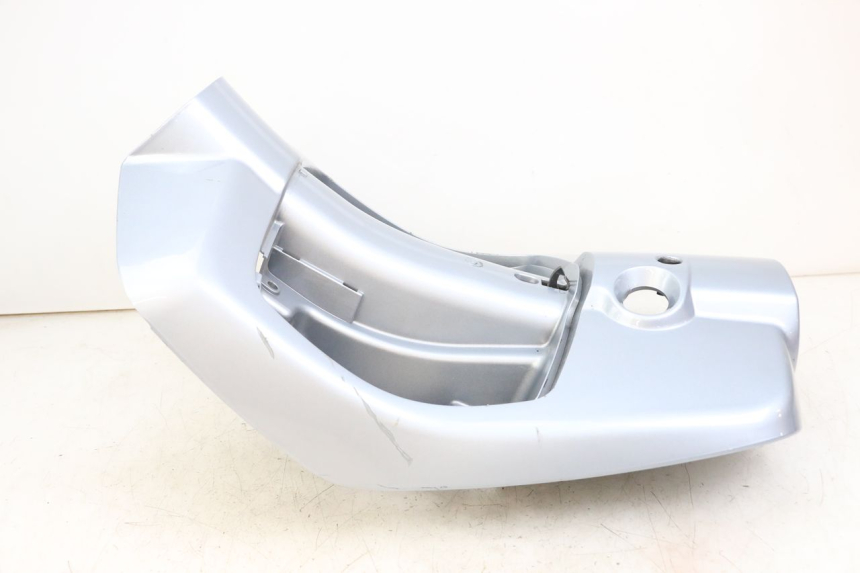 photo de TABLIER INTERIEUR PIAGGIO VESPA PRIMAVERA 4T 50 (2021 - 2024) - Gros plan technique