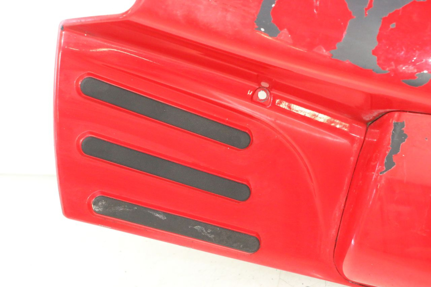 photo de TABLIER INTERIEUR PIAGGIO VESPA S 2T 50 (2007 - 2014) - Gros plan technique