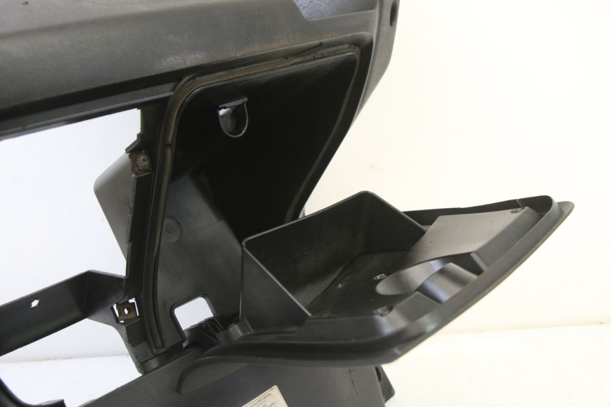 photo de TABLIER INTERIEUR YAMAHA XMAX X-MAX 125 (2006 - 2009)
