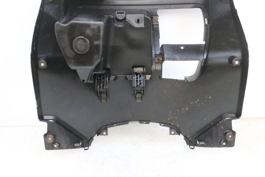 photo de TABLIER INTERIEUR YAMAHA XMAX X-MAX 125 (2006 - 2009) - Points de fixation