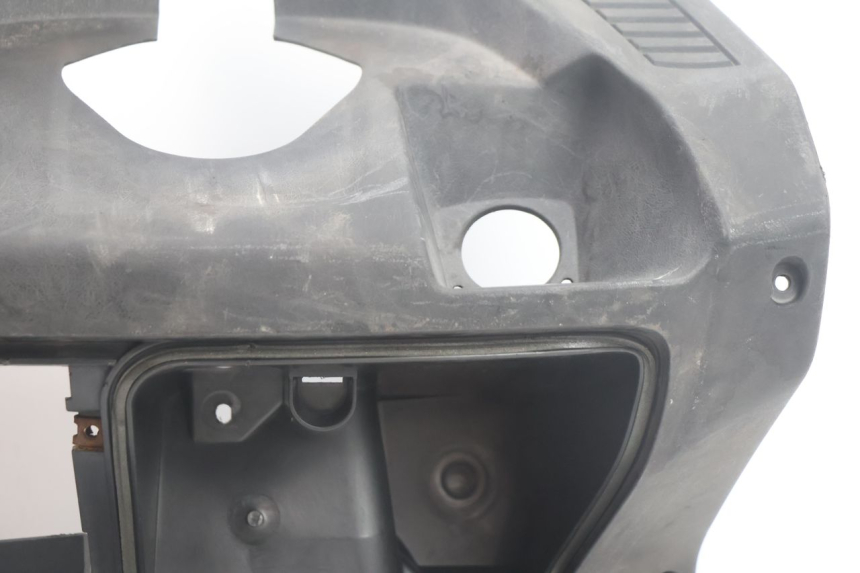 photo de TABLIER INTERIEUR YAMAHA XMAX X-MAX 125 (2006 - 2009) - Zoom état d’usage