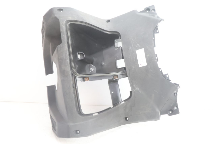 photo de TABLIER INTERIEUR YAMAHA XMAX X-MAX 125 (2006 - 2009) - Points de fixation