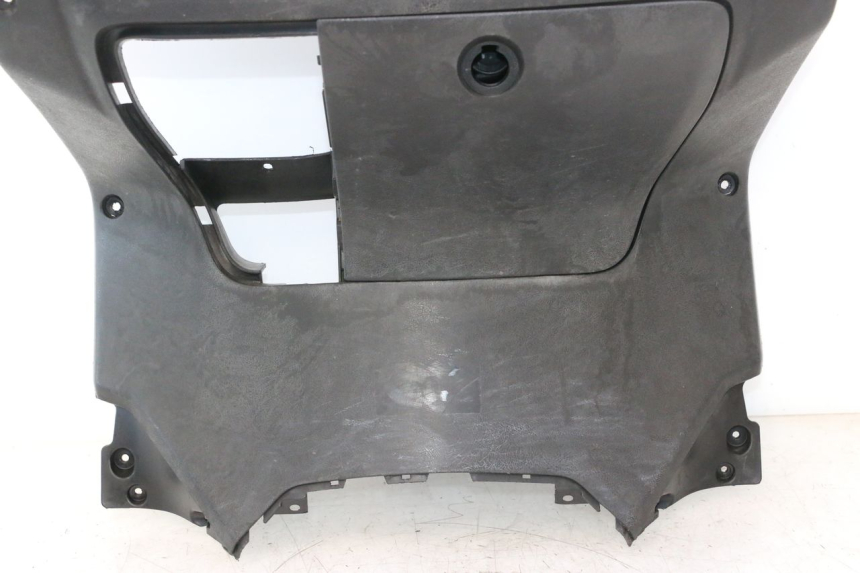 photo de TABLIER INTERIEUR YAMAHA XMAX X-MAX 125 (2006 - 2009) - Vue rapprochée