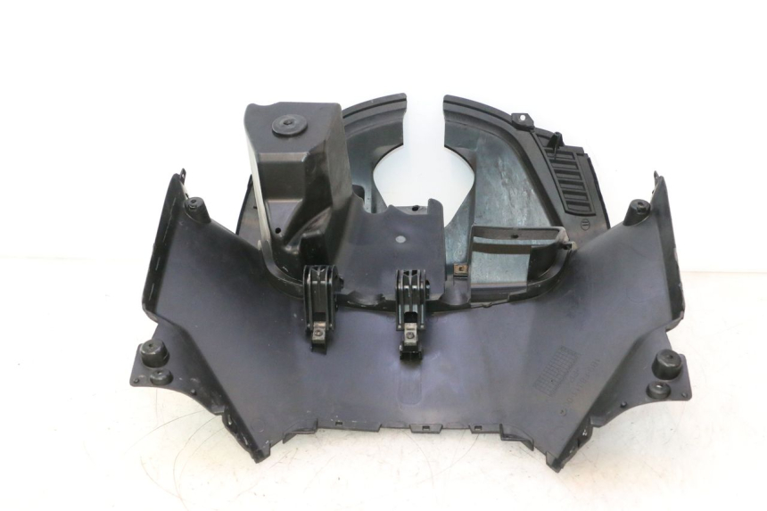 photo de TABLIER INTERIEUR YAMAHA XMAX X-MAX 125 (2006 - 2009) - Points de fixation