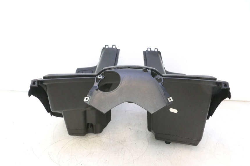 photo de TABLIER INTERIEUR YAMAHA X-MAX XMAX 125 (2010 - 2013) - État de surface
