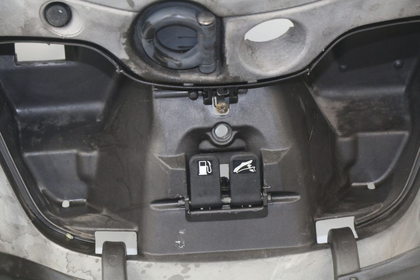 photo de TABLIER INTERIEUR PIAGGIO X9 EVOLUTION 125 (2003 - 2007)