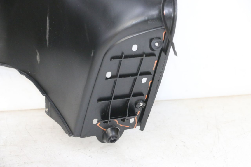 photo de TABLIER INTERIEUR PIAGGIO XEVO - X EVO 125 (2007 - 2016) - Focus structure