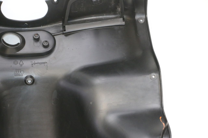 photo de TABLIER INTERIEUR PIAGGIO XEVO - X EVO 125 (2007 - 2016) - Aperçu profil