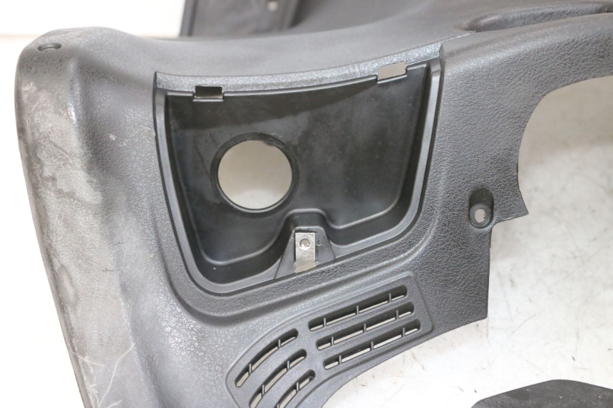 photo de TABLIER INTERIEUR PIAGGIO XEVO - X EVO 125 (2007 - 2016) - Gros plan technique