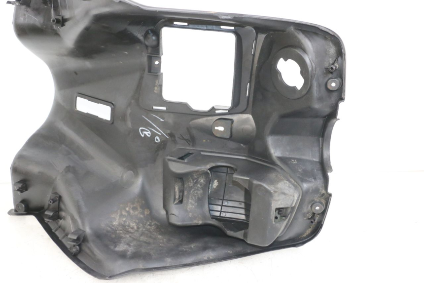 photo de TABLIER INTERIEUR YAMAHA CYGNUS X 125 (2004 - 2007)