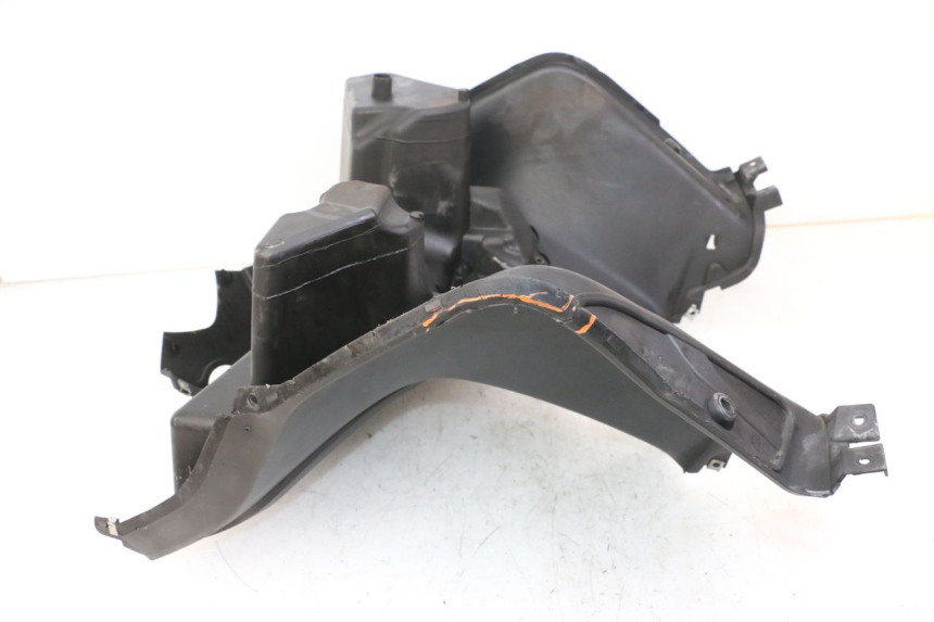 photo de TABLIER INTERIEUR YAMAHA X-MAX XMAX ABS 250 (2010 - 2014)