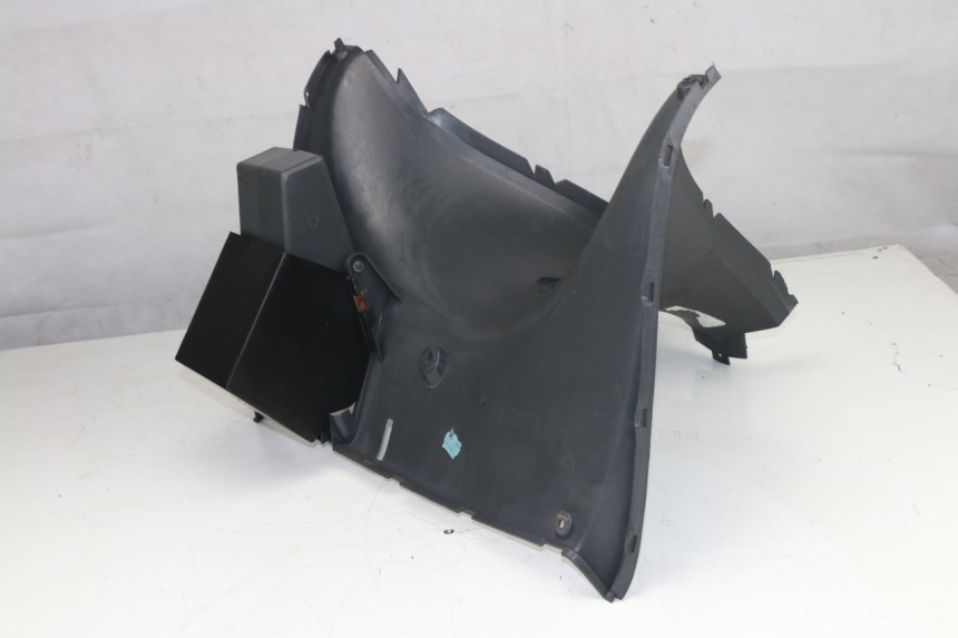 photo de TABLIER INTERIEUR YAMAHA YP MAJESTY 125 (2007 - 2010)