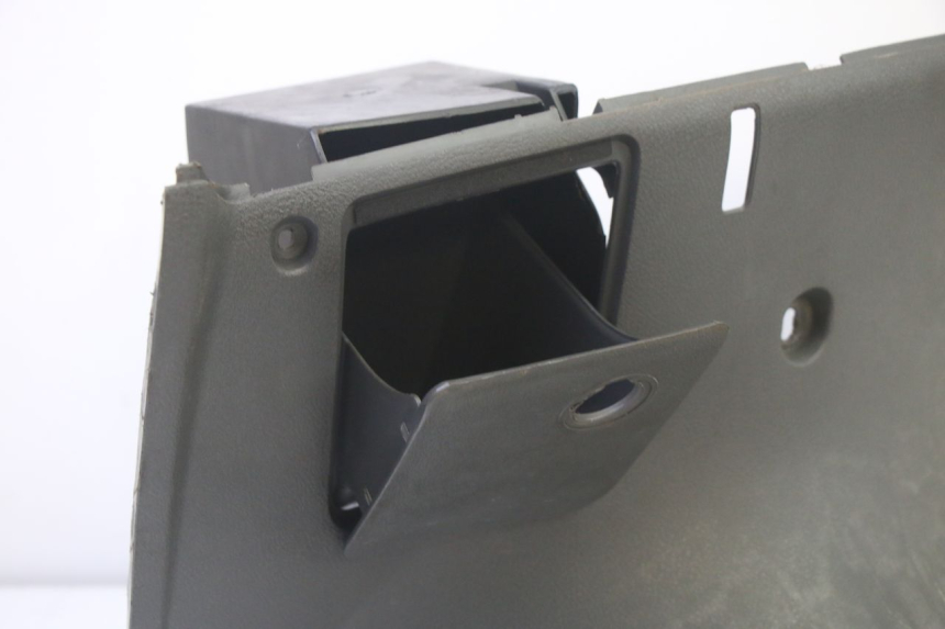 photo de TABLIER INTERIEUR YAMAHA YP MAJESTY 125 (2002 - 2006) - Zoom état d’usage