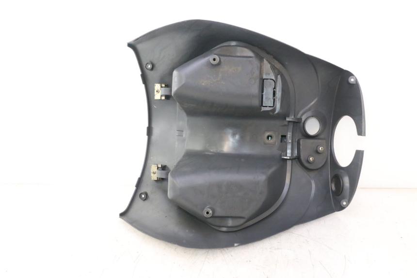 photo de TABLIER INTERIEUR PIAGGIO ZIP 4T 50 (2006 - 2017) - Points de fixation