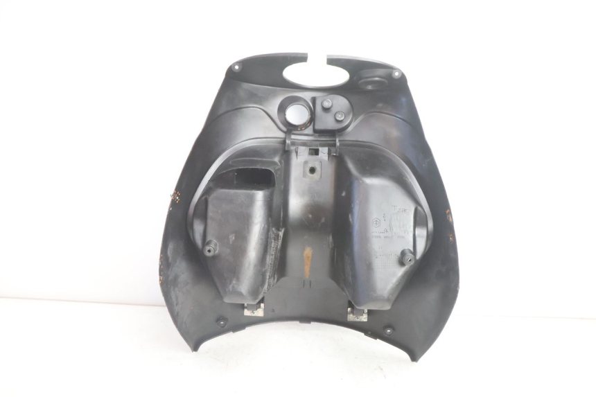 photo de TABLIER INTERIEUR PIAGGIO ZIP 4T 50 (2018 - 2020) - Détails caractéristiques