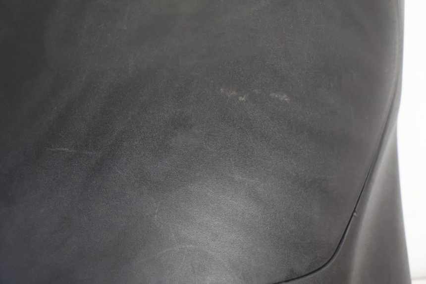 photo de TABLIER INTERIEUR PIAGGIO ZIP 4T 50 (2018 - 2020) - Gros plan technique