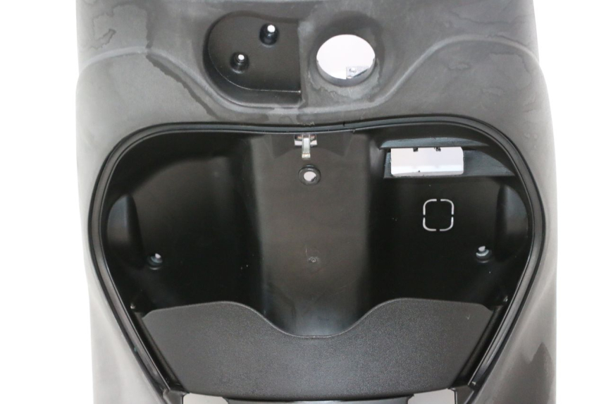 photo de TABLIER INTERIEUR PIAGGIO ZIP IGET 4T 50 (2021 - 2023) - Détails caractéristiques