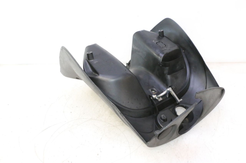 photo de TABLIER INTERIEUR PIAGGIO ZIP IGET 4T 50 (2021 - 2023) - Zoom état d’usage