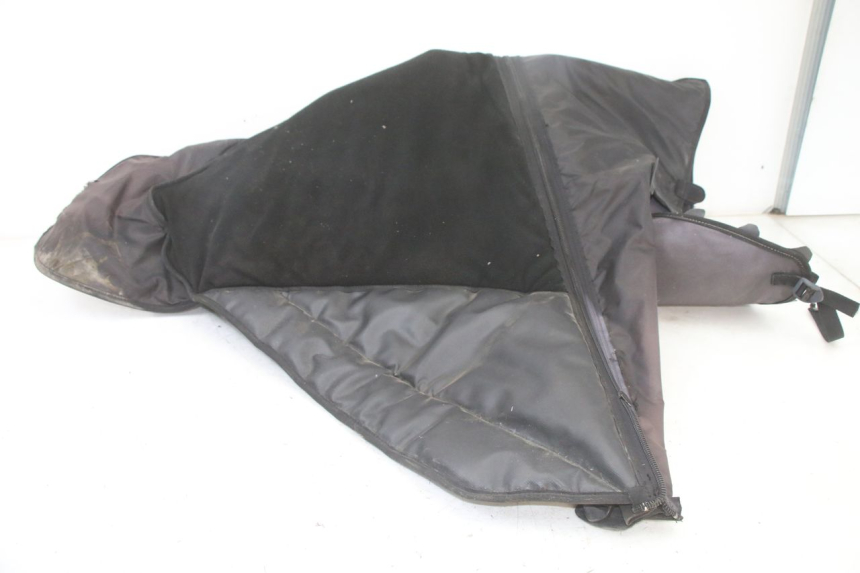 photo de TABLIER PROTECTION SUZUKI BURGMAN 125 (2018 - 2021) - Vue rapprochée