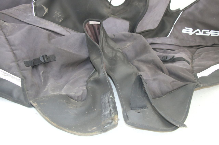 photo de TABLIER PROTECTION SUZUKI BURGMAN 125 (2018 - 2021) - Gros plan technique