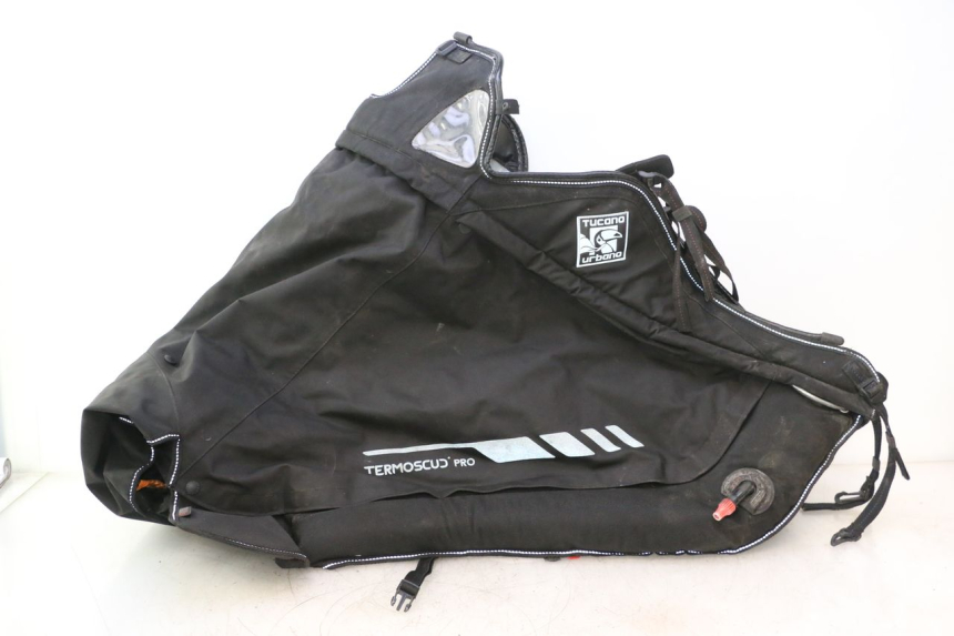 photo de TABLIER PROTECTION PIAGGIO MP3 HPE 530 (2022 - 2026) - Aperçu profil